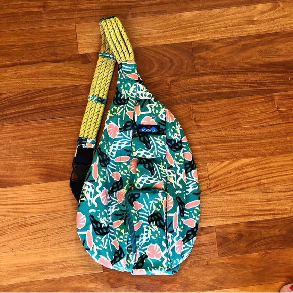 Kavu Multicolored Cross-body Rope Bag - Picture 3 of 11